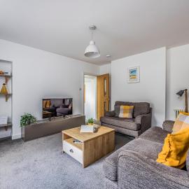 Gorgeous Coastal Family Flat - Pass the Keys