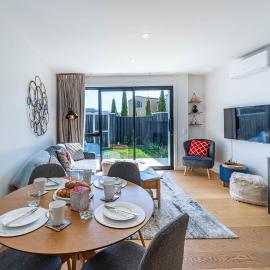 Modern Warm & Cosy Townhouse - 5 min to Wānaka