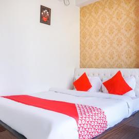 Hotel O Nitya Executive, hotel a Phūrsungi