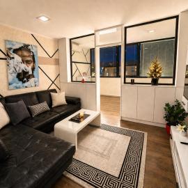 Ninche's Penthouse - free private parking, khách sạn ở Pljevlja