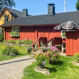 2 Bedroom Cozy Home In Reftele, hotelli kohteessa Reftele