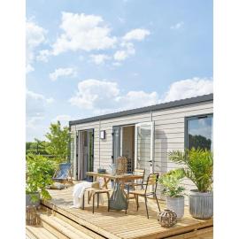 Cozy Caravan Escape for 6, hotell i Vierhuizen