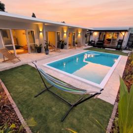 Shiraho Breeze Poolside Villa, hotel in Ishigaki Island