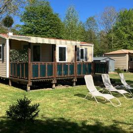 Mobil-home 4-6 personnes Camping de Bairon 08 en bord de lac, hotel a Le Chesne
