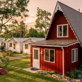 Jacobson's Cottages, hotel in East Glacier Park Village