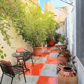 Acropolis Stone-built charming lodging 70 sq m, Hotel in Athen