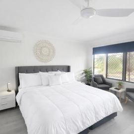 Waters Edge, hotel a Urangan