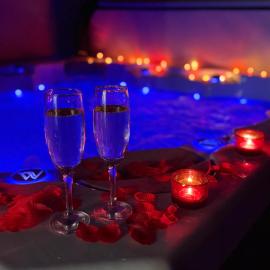 Sylina Spa avec Jacuzzi Privé, hotelli kohteessa Villeblevin