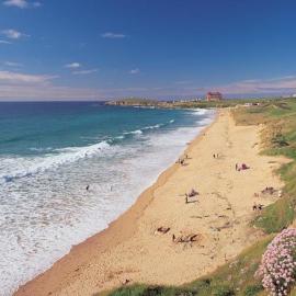 Modern, spacious surf retreat near Fistral beach