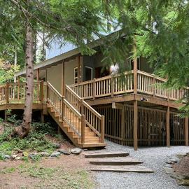 Private Secluded Cabin Hike Mt Rainier & Sunrise, hotell i Greenwater