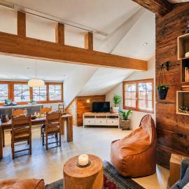Ruhiges Alpen-Chalet mit Badewanne und Bergblick, hotel a Saas-Grund