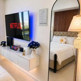 Cozy Condo in Pasig with City View, Pool & PS4