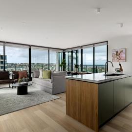 Elevated 3BR Stay - Views Amenities Parking