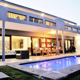 5 Bedroom holiday home close to Sanctuary Beach, hotel in Plettenberg Bay