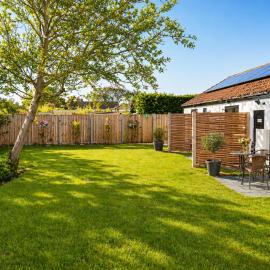 Lytton Tree Lodge Self-Catering Garden Lodges - Near Southwold, hotel in Reydon
