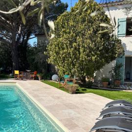 Maison familiale 250 m2, piscine, village et plages