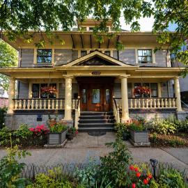 4 Bedroom Grand Heritage Home Downtown Vancouver