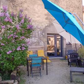 Au jeu de mots, chambre d'hôtes proche Poligny, hotel in Barretaine