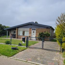 Bungalow Nathalie, hotel in Julianadorp
