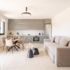 E&M apartments