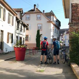 Appart 2' Gare-Hyper Centre- 3 chbres- Vélos et sportifs welcome- calme, hotel v destinaci Munster