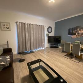 4 bedrooms,3 bathrooms, Wi-Fi, 5 TV's, Car Parking