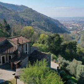 Secluded Tuscan Villa with Stunning Views - Pescia