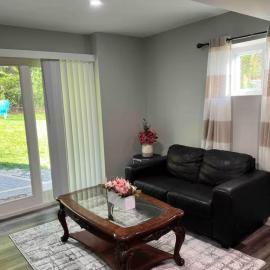 Entire Beautiful Guest Two Bedroom with own entrance along routes 3, 495 & 95, hotel v destinaci Billerica