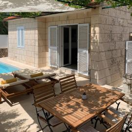 BOL House Viki - center, pool, sauna, sea view!