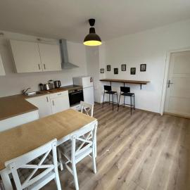 Privatzimmer auf Pferdehof، فندق في Vŭbel