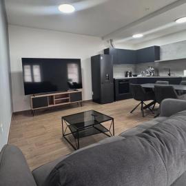 apartment R、Mrljaneのホテル