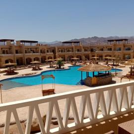 Nadira compound lagoon