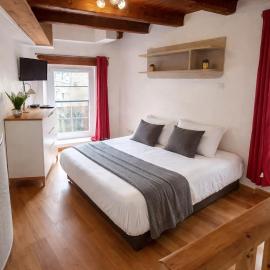 Maison de ville Saint Julien Chapteuil, hotel v destinaci Saint-Julien-Chapteuil