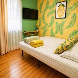 Lemon Vibes room in Guesthouse