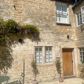 The Snug - cosy cottage in a great location