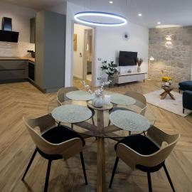 Stone Vista Luxury Apartment, hotell sihtkohas Sinj