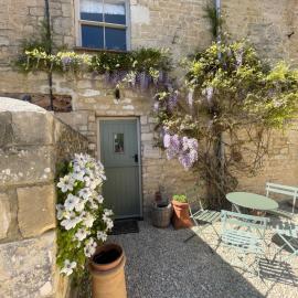 Wisteria Cottage - 2 bed near Bath & many NT sites, hotel a Holt
