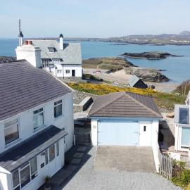 Porth Diana House -SLEEPS 10- SEA VIEWS- TREARDDUR