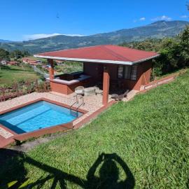 Casa Linda Vista, khách sạn ở Turrialba