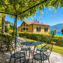 Apartment Anna, Griante, hotel v destinaci Griante Cadenabbia