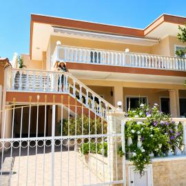 Pami Apartments Nea Peramos Greece, hotel i Néa Péramos