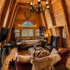 Sunset-View A-Frame Cabin Sleeps 12 Dog Friendly, hotel i Show Low