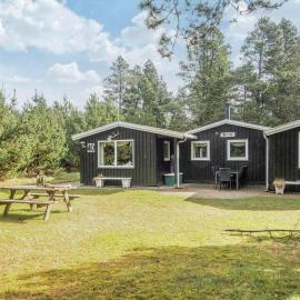 6 person holiday home in Blåvand, hotel em Blåvand