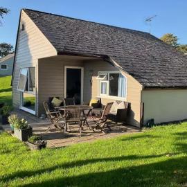 Helens Quiet Corner Lodge Peaceful Stay with Lovely Views
