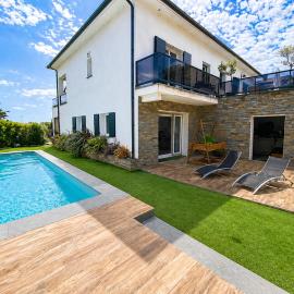 Bastia villa individuelle piscine privée et toboggan vue dégagée proche mer et centre