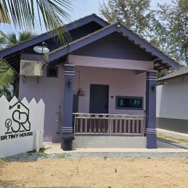 SR Tiny House, hotel en Bachok