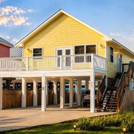 Coastal Chill Spot - Cozy 2BR Villa By The Beach