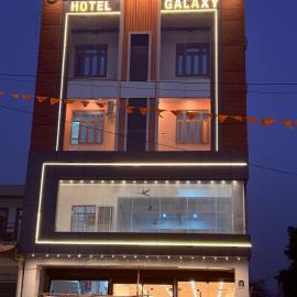 Hotel Galaxy, hotel in Mundarwa