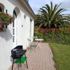 Charmante maison proche centre ville et plages、ブレストのホテル
