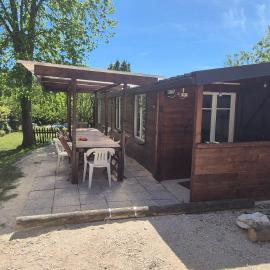Chalet Robinson, a 20 km de Disney et 50 de Paris - SNCF, hotel in Mortcerf